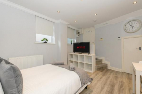 Boutique Flat In Huddersfield Town Centre